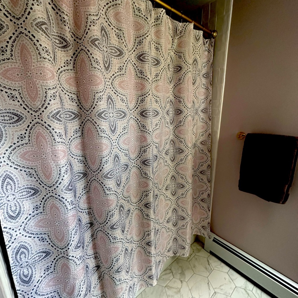 Shower curtain-excellent